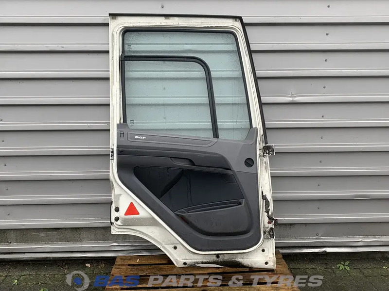 DAF CF (Meerdere types) Portier Links DAF 1836599 - باب و قطع الغيار - شاحنة: صور 2 DAF CF (Meerdere types) Portier Links DAF 1836599 - باب و قطع الغيار - شاحنة: صور 2