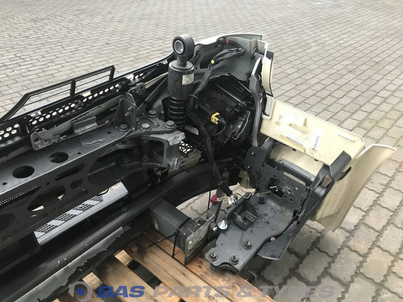 Mercedes-Benz Actros MP4 Bumper Mercedes A 960 310 23 22 - كأس مترعة - شاحنة: صور 5 Mercedes-Benz Actros MP4 Bumper Mercedes A 960 310 23 22 - كأس مترعة - شاحنة: صور 5