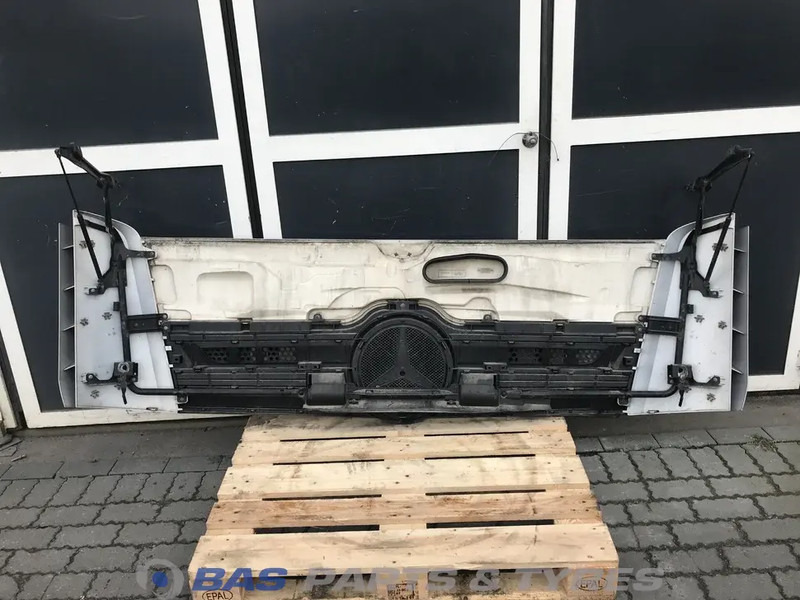 Mercedes-Benz Actros MP4 Frontklep Mercedes A 960 750 15 67 - جلوپنجره - شاحنة: صور 4 Mercedes-Benz Actros MP4 Frontklep Mercedes A 960 750 15 67 - جلوپنجره - شاحنة: صور 4