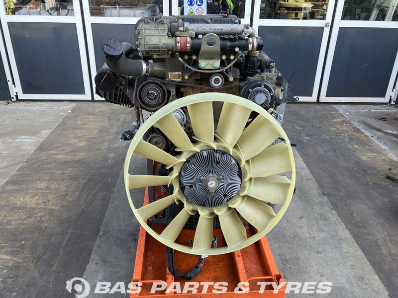 Mercedes-Benz Actros MP4 Motor Mercedes OM471.926 420 A 002 010 65 00 - المحرك - شاحنة: صور 2 Mercedes-Benz Actros MP4 Motor Mercedes OM471.926 420 A 002 010 65 00 - المحرك - شاحنة: صور 2