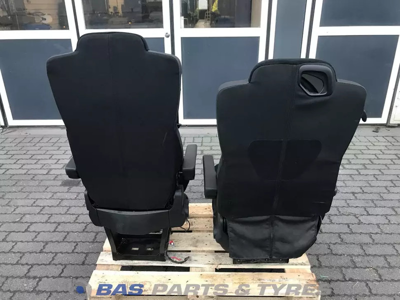 Mercedes-Benz Actros MP4 Stoelen set Mercedes A 960 910 75 01 - مقاعد السيارات - شاحنة: صور 3 Mercedes-Benz Actros MP4 Stoelen set Mercedes A 960 910 75 01 - مقاعد السيارات - شاحنة: صور 3