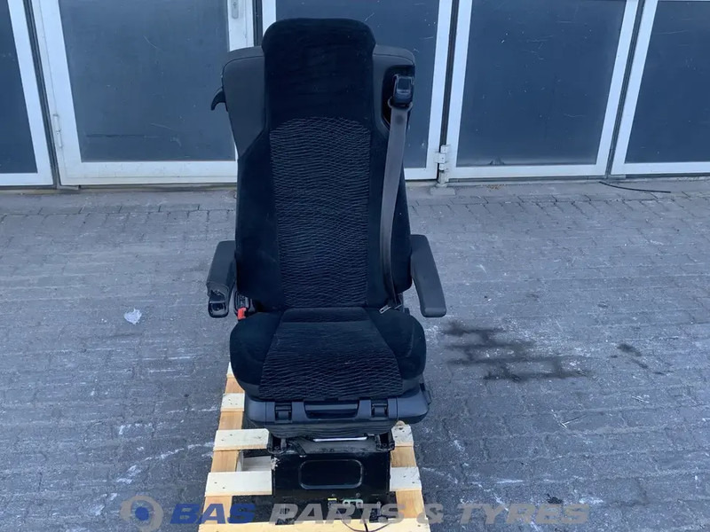 Mercedes-Benz Actros MP4 - مقاعد السيارات - شاحنة: صور 1 Mercedes-Benz Actros MP4 - مقاعد السيارات - شاحنة: صور 1