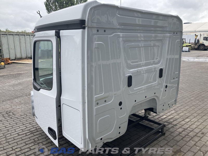 Mercedes-Benz Actros MP5 Mercedes ClassicSpace M-cab L1EH1 A 000 600 01 01 - الكابينة والداخلية - شاحنة: صور 5 Mercedes-Benz Actros MP5 Mercedes ClassicSpace M-cab L1EH1 A 000 600 01 01 - الكابينة والداخلية - شاحنة: صور 5