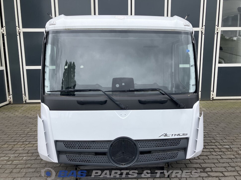 Mercedes-Benz Actros MP5 Mercedes ClassicSpace M-cab L1EH1 A 000 600 01 01 - الكابينة والداخلية - شاحنة: صور 3 Mercedes-Benz Actros MP5 Mercedes ClassicSpace M-cab L1EH1 A 000 600 01 01 - الكابينة والداخلية - شاحنة: صور 3