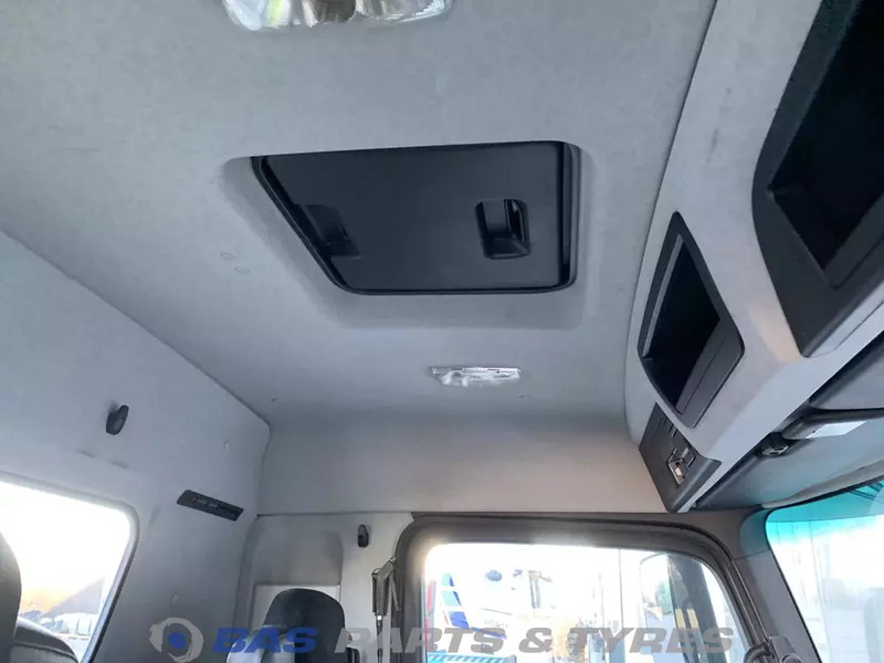 Mercedes-Benz Antos MP4 Mercedes ClassicSpace M-cab L1EH1 A 000 600 01 01 - الكابينة والداخلية - شاحنة: صور 5 Mercedes-Benz Antos MP4 Mercedes ClassicSpace M-cab L1EH1 A 000 600 01 01 - الكابينة والداخلية - شاحنة: صور 5