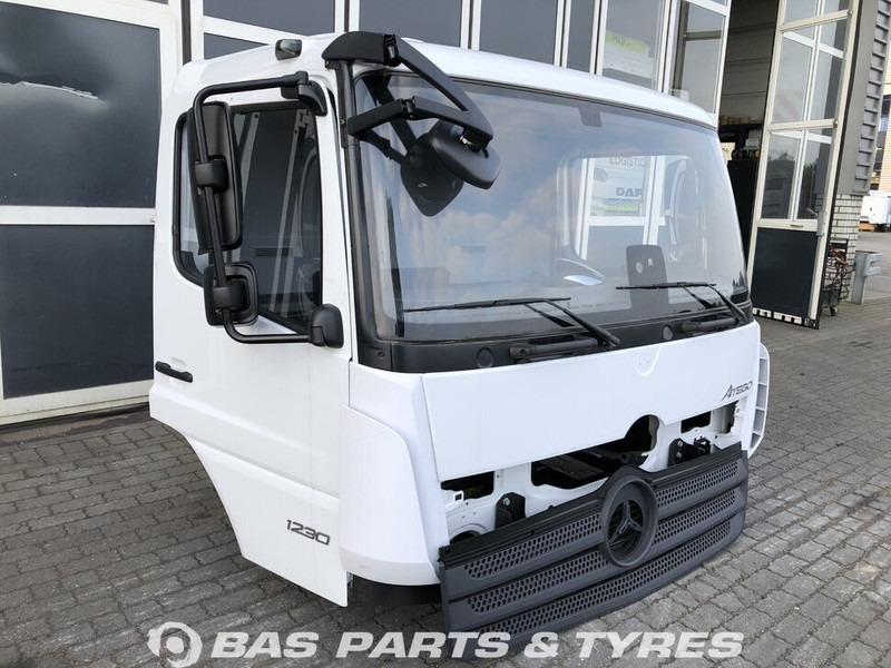 Mercedes-Benz Atego MP4 Mercedes ClassicSpace S-cab L1H1 A 973 600 00 20 - الكابينة والداخلية - شاحنة: صور 2 Mercedes-Benz Atego MP4 Mercedes ClassicSpace S-cab L1H1 A 973 600 00 20 - الكابينة والداخلية - شاحنة: صور 2
