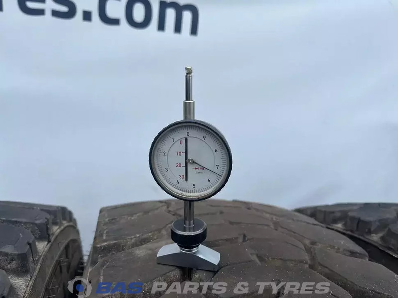 Michelin Remix Michelin Remix 315/80R22.5 X Works D 156/150 K M+S 3PMSF gebruikte set - الإطارات - شاحنة: صور 3 Michelin Remix Michelin Remix 315/80R22.5 X Works D 156/150 K M+S 3PMSF gebruikte set - الإطارات - شاحنة: صور 3