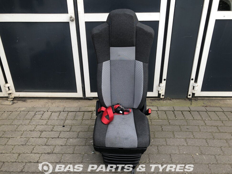 Renault D-Serie - مقاعد السيارات - شاحنة: صور 1 Renault D-Serie - مقاعد السيارات - شاحنة: صور 1