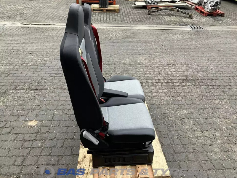 Renault T-Serie - مقاعد السيارات - شاحنة: صور 4 Renault T-Serie - مقاعد السيارات - شاحنة: صور 4