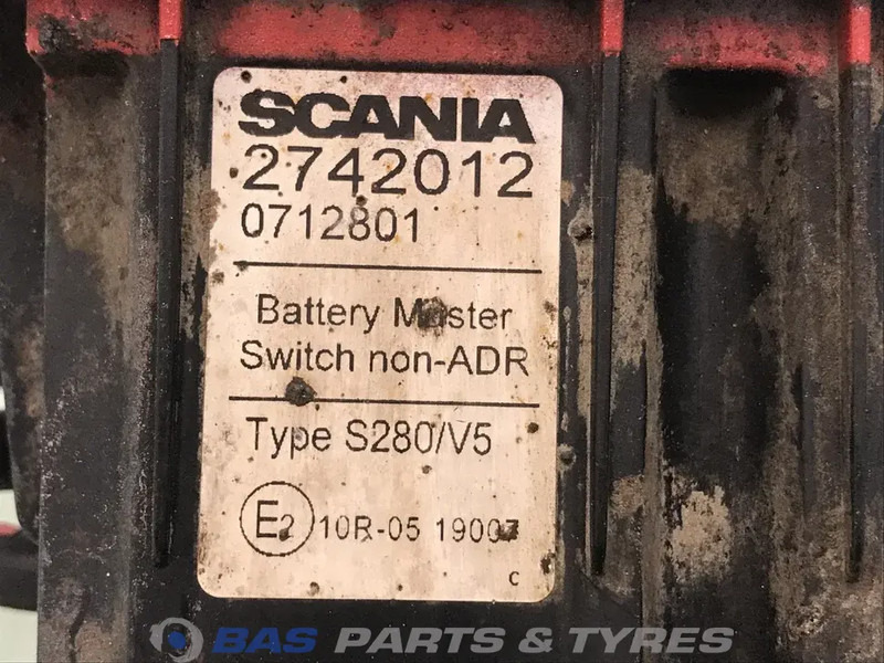 Scania HoofdSchakelaar Scania 2742010 - الكابلات / الأسلاك - شاحنة: صور 3 Scania HoofdSchakelaar Scania 2742010 - الكابلات / الأسلاك - شاحنة: صور 3