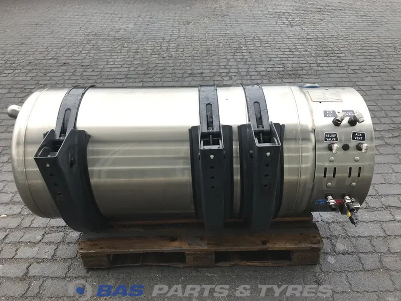 Scania LNG tank Scania 352 Liter 2574686 - خزان وقود - شاحنة: صور 3 Scania LNG tank Scania 352 Liter 2574686 - خزان وقود - شاحنة: صور 3