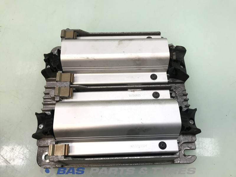 Scania Motormanagement ECU Scania 2792070 - كتلة التحكم - شاحنة: صور 1 Scania Motormanagement ECU Scania 2792070 - كتلة التحكم - شاحنة: صور 1
