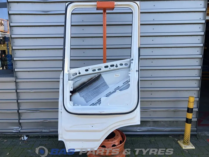Scania R-Serie NextGen Portier Rechts Scania 2044984 - باب و قطع الغيار - شاحنة: صور 2 Scania R-Serie NextGen Portier Rechts Scania 2044984 - باب و قطع الغيار - شاحنة: صور 2