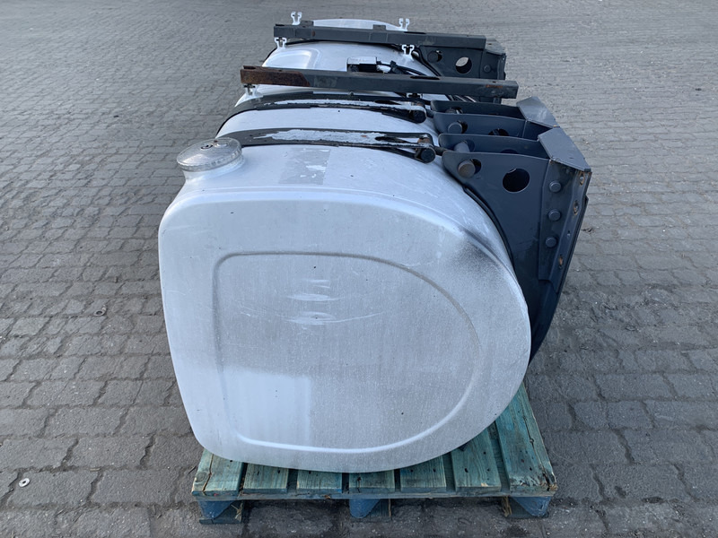 Volvo Brandstoftank Volvo 550 Liter G0000130 - خزان وقود - شاحنة: صور 2 Volvo Brandstoftank Volvo 550 Liter G0000130 - خزان وقود - شاحنة: صور 2