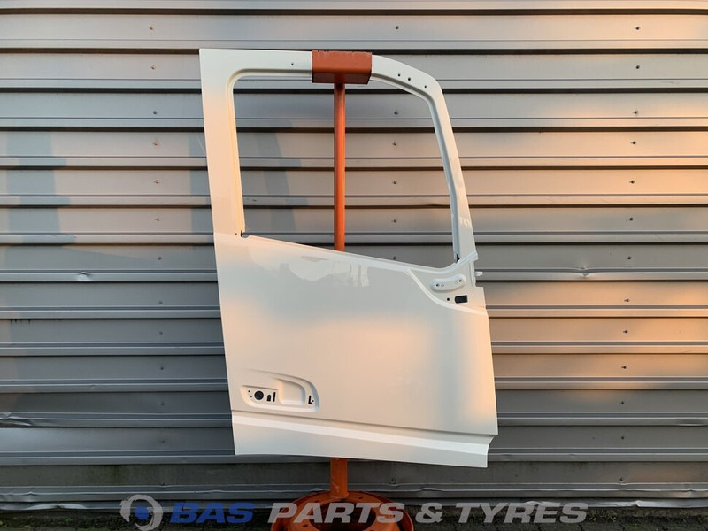 Volvo FH4 Portier Rechts Volvo 82183386 - باب و قطع الغيار - شاحنة: صور 1 Volvo FH4 Portier Rechts Volvo 82183386 - باب و قطع الغيار - شاحنة: صور 1