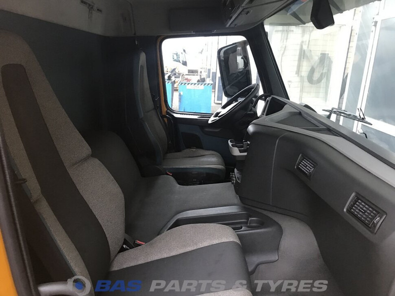 Volvo FM4 Volvo Day Cab L1EH1 3175942 - الكابينة والداخلية - شاحنة: صور 5 Volvo FM4 Volvo Day Cab L1EH1 3175942 - الكابينة والداخلية - شاحنة: صور 5