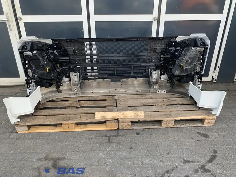 Volvo FM5 Bumper Volvo 82491840 - كأس مترعة - شاحنة: صور 5 Volvo FM5 Bumper Volvo 82491840 - كأس مترعة - شاحنة: صور 5