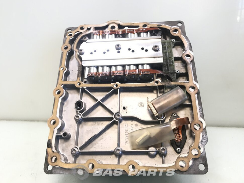 علبة التروس - شاحنة Volvo Versnellingsbakdeksel Volvo 21911582: صور 6 علبة التروس - شاحنة Volvo Versnellingsbakdeksel Volvo 21911582: صور 6