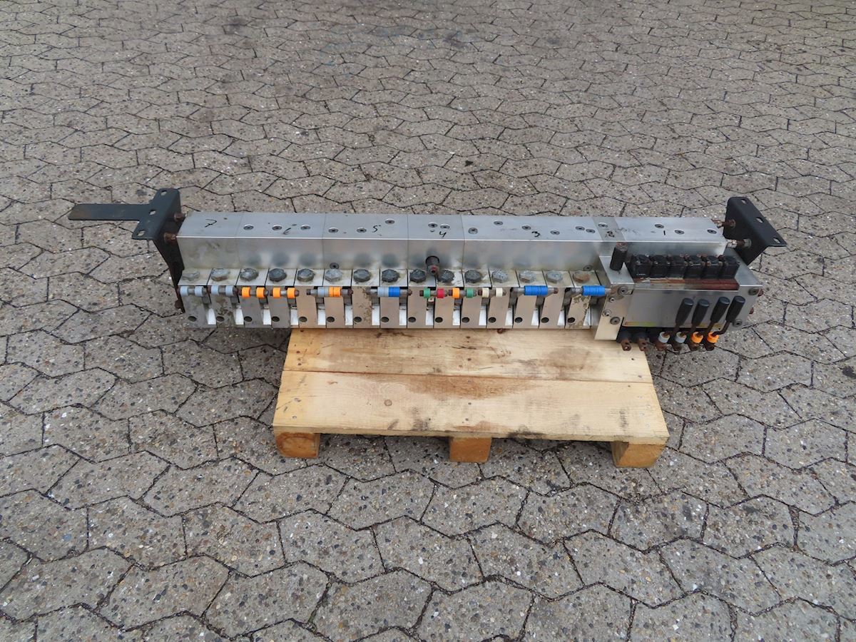 Goldhofer Bejeningsblok t. uni-svanehals - قطع الغيار - مقطورة: صور 1 Goldhofer Bejeningsblok t. uni-svanehals - قطع الغيار - مقطورة: صور 1