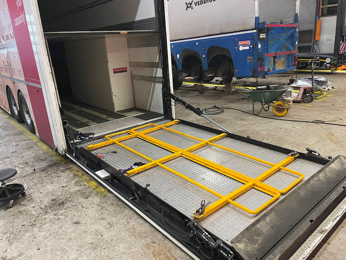 بصندوق مغلق نصف مقطورة Langendorf Dobbeltstock: صور 8