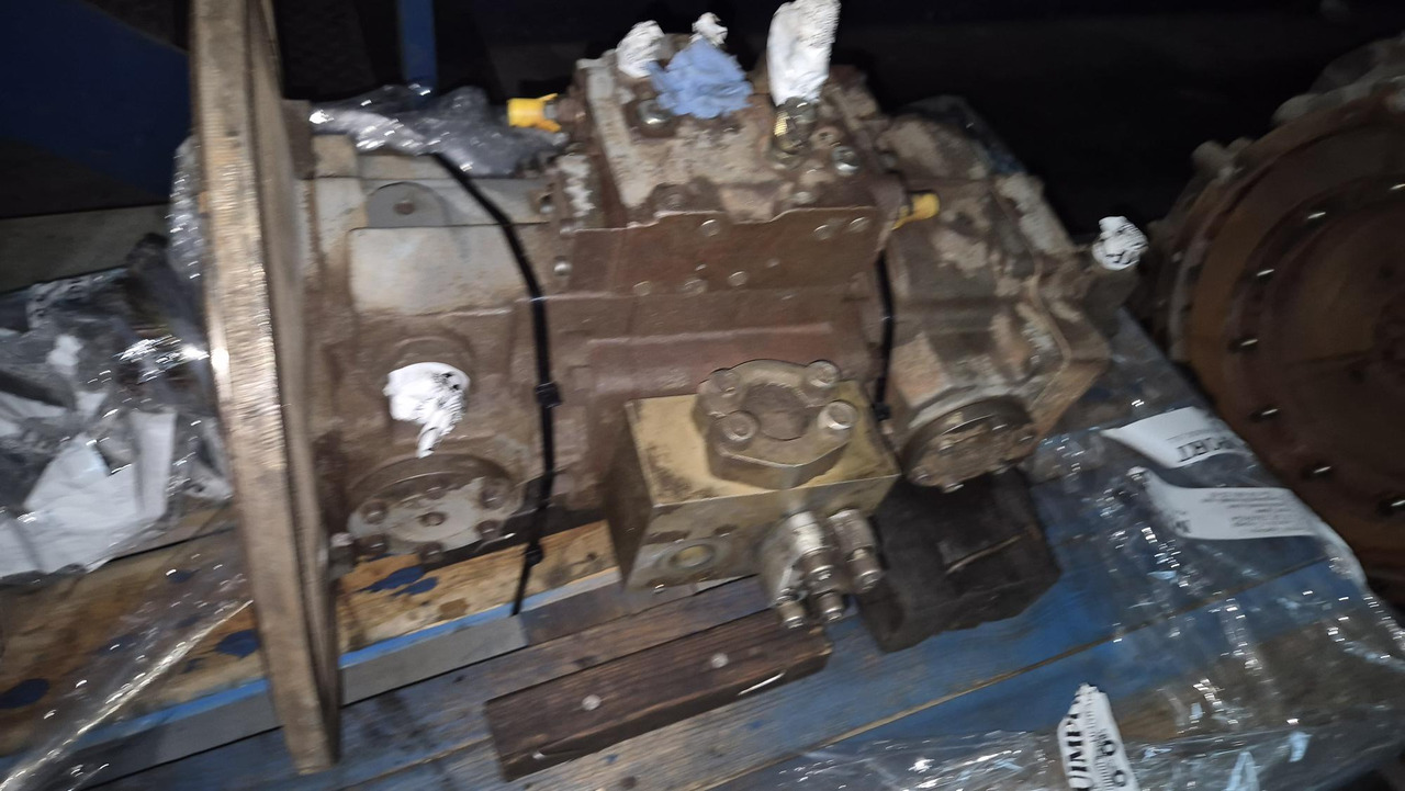 BOMBA LIEBHERR LPVD107 - مضخة هيدروليكية - آلات البناء: صور 2 BOMBA LIEBHERR LPVD107 - مضخة هيدروليكية - آلات البناء: صور 2