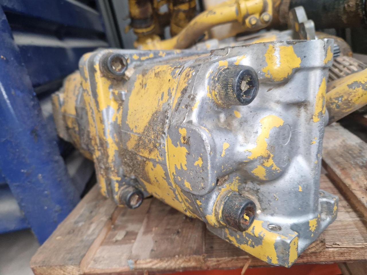 KOMATSU HD 465.3 - قطع الغيار - آلات البناء: صور 4 KOMATSU HD 465.3 - قطع الغيار - آلات البناء: صور 4