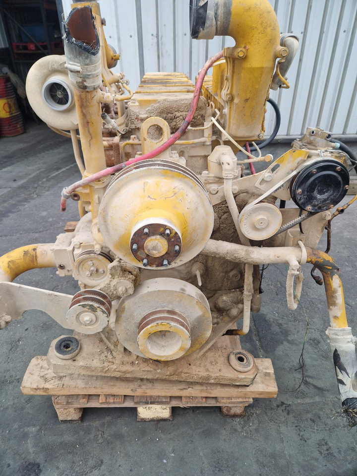 KOMATSU SAA6D 140E-2 - المحرك - آلات البناء: صور 5 KOMATSU SAA6D 140E-2 - المحرك - آلات البناء: صور 5