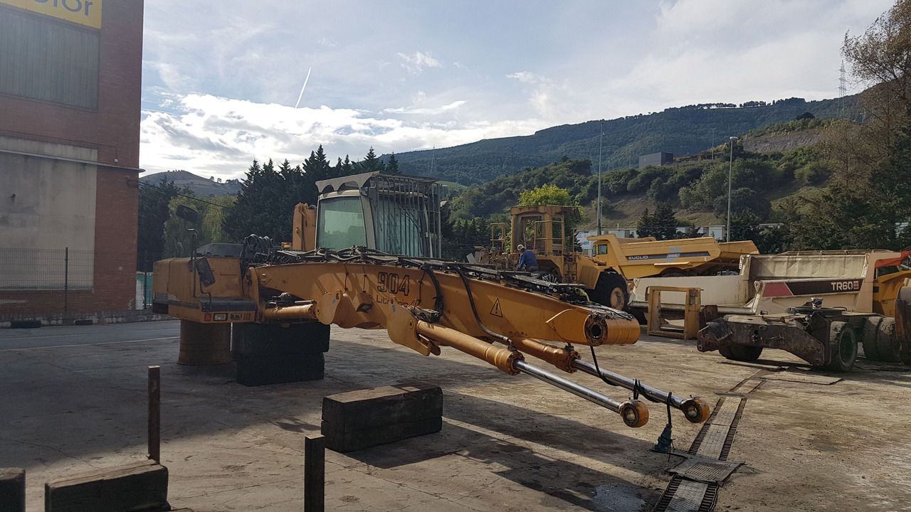 LIEBHERR A904C S/N: WLHZ044ZHZK023635 (2005) - آلات البناء: صور 1 LIEBHERR A904C S/N: WLHZ044ZHZK023635 (2005) - آلات البناء: صور 1