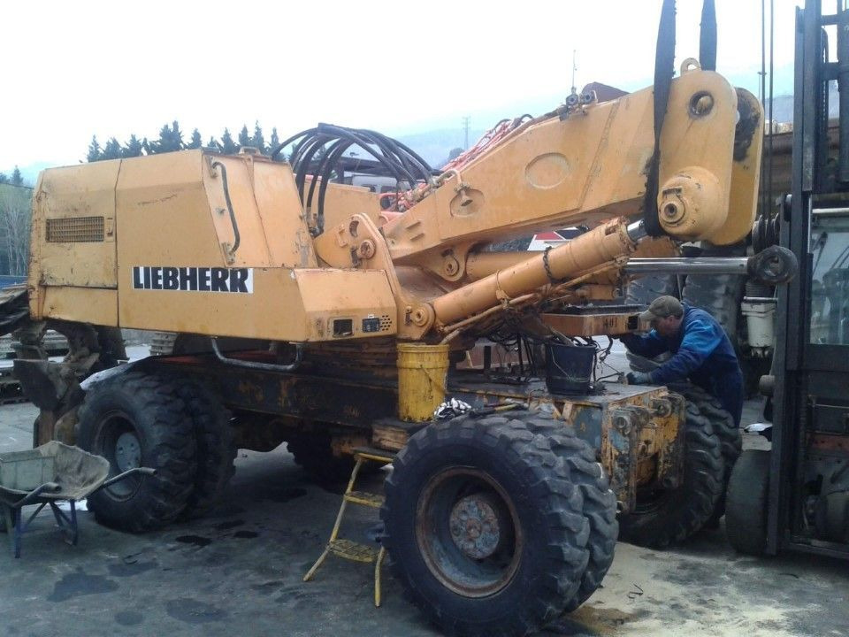 LIEBHERR A912 LI S/N: 358-481 (1991) - حفارة على عجلات: صور 1 LIEBHERR A912 LI S/N: 358-481 (1991) - حفارة على عجلات: صور 1