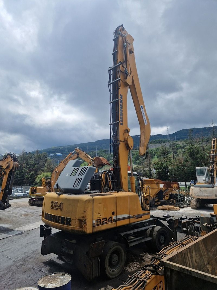 LIEBHERR A924C - حفارة النقل والشحن: صور 1 LIEBHERR A924C - حفارة النقل والشحن: صور 1
