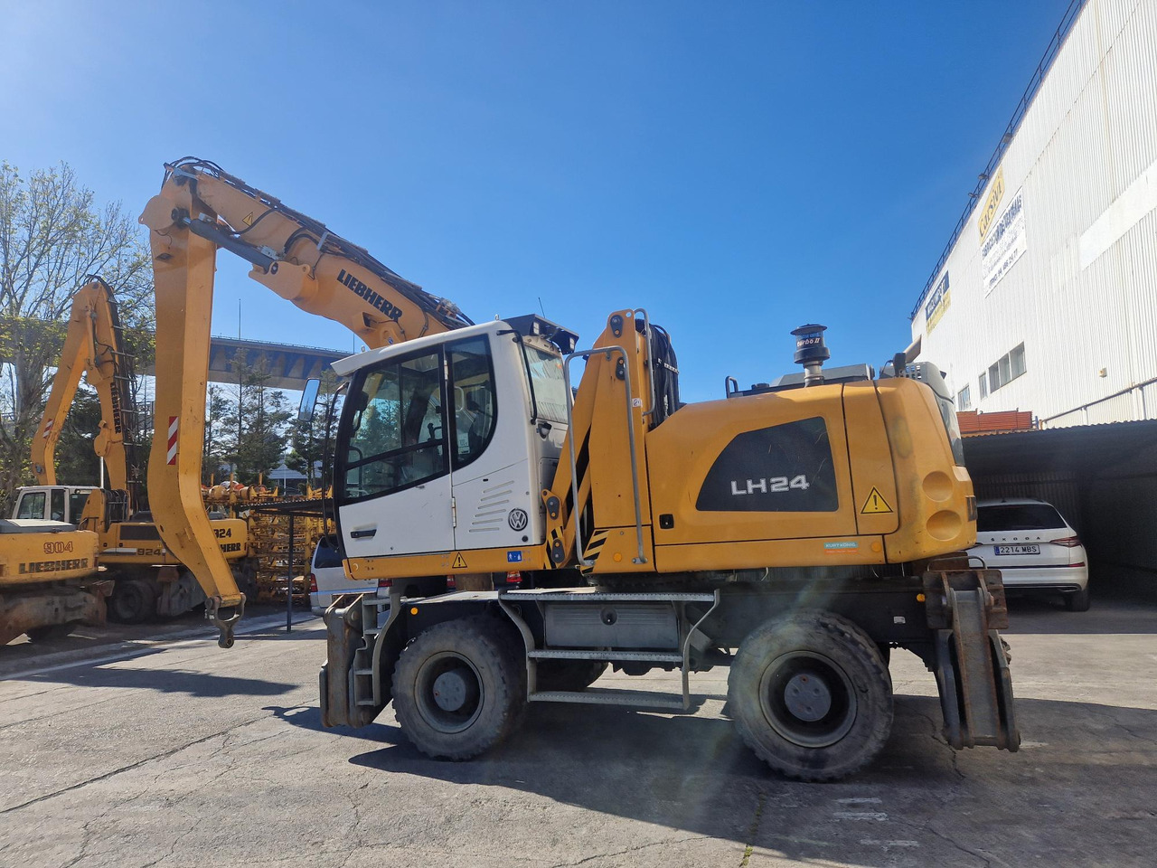 LIEBHERR LH24M - حفارة النقل والشحن: صور 2 LIEBHERR LH24M - حفارة النقل والشحن: صور 2