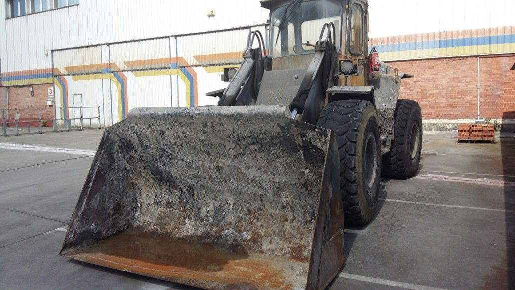 PALA CARGADORA VOLVO L90 - اللودر بعجل: صور 2 PALA CARGADORA VOLVO L90 - اللودر بعجل: صور 2