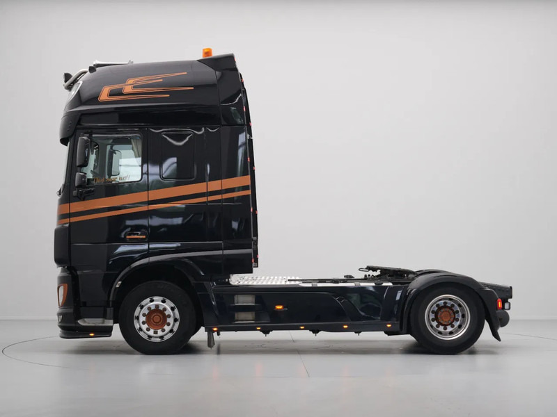 DAF XF 460 FT Super Space Cab, Intarder - شاحنة جرار: صور 2 DAF XF 460 FT Super Space Cab, Intarder - شاحنة جرار: صور 2