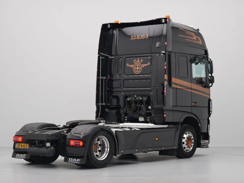 DAF XF 460 FT Super Space Cab, Intarder - شاحنة جرار: صور 4 DAF XF 460 FT Super Space Cab, Intarder - شاحنة جرار: صور 4