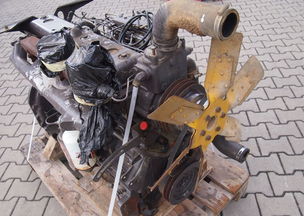 Części do Ciągnika Massey Ferguson MF 3000  Silnik 6 cylindrowy Perkins A6.354
Ciśnienie oleju na wolnych obrotach 4bary - المحرك - الآلات والماكينات الزراعية: صور 3 Części do Ciągnika Massey Ferguson MF 3000  Silnik 6 cylindrowy Perkins A6.354
Ciśnienie oleju na wolnych obrotach 4bary - المحرك - الآلات والماكينات الزراعية: صور 3