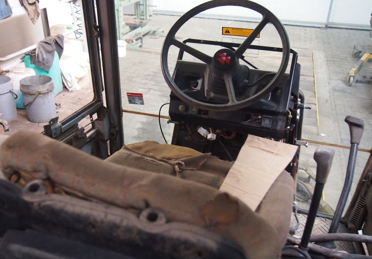 Części do Ciągnika Massey Ferguson MF 3050, 3060, 3070, 3080, 3090 Kabina do Massey Ferguson serii 30.. , 31.. , 36.. - الكبائن - الآلات والماكينات الزراعية: صور 3 Części do Ciągnika Massey Ferguson MF 3050, 3060, 3070, 3080, 3090 Kabina do Massey Ferguson serii 30.. , 31.. , 36.. - الكبائن - الآلات والماكينات الزراعية: صور 3