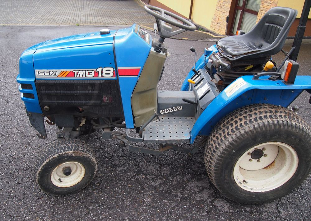 Kosiarka traktorek Iseki TMG T18 1995 hydro Diesel - جزازة المروج: صور 1 Kosiarka traktorek Iseki TMG T18 1995 hydro Diesel - جزازة المروج: صور 1