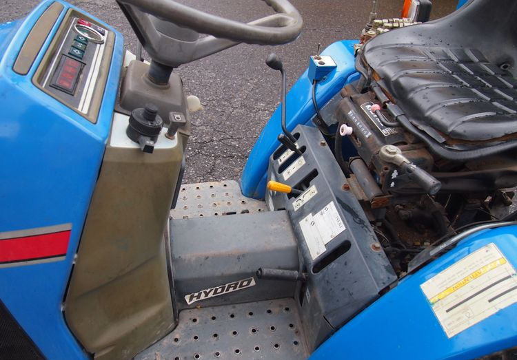 Kosiarka traktorek Iseki TMG T18 1995 hydro Diesel - جزازة المروج: صور 4 Kosiarka traktorek Iseki TMG T18 1995 hydro Diesel - جزازة المروج: صور 4