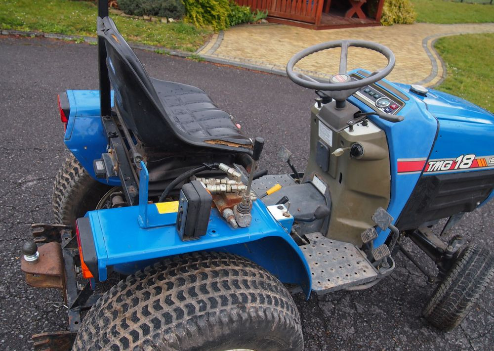 Kosiarka traktorek Iseki TMG T18 1995 hydro Diesel - جزازة المروج: صور 3 Kosiarka traktorek Iseki TMG T18 1995 hydro Diesel - جزازة المروج: صور 3
