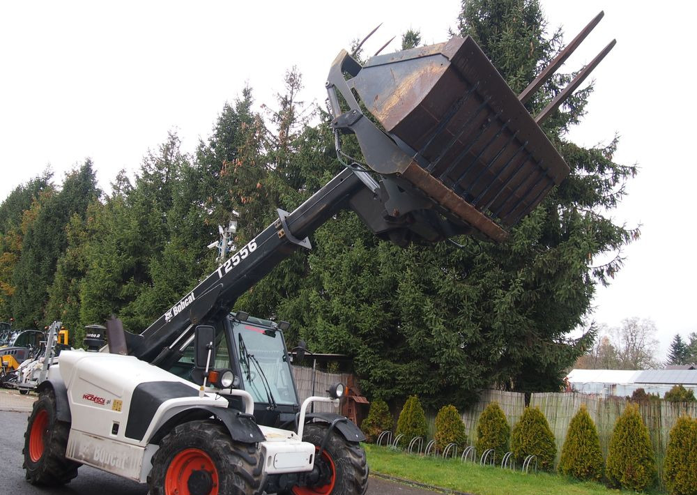 Ładowarka teleskopowa Bobcat T2556 2005 Ładowarka teleskopowa BOBCAT - رافعة تلسكوبية: صور 2 Ładowarka teleskopowa Bobcat T2556 2005 Ładowarka teleskopowa BOBCAT - رافعة تلسكوبية: صور 2