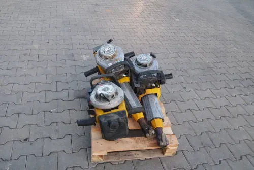 Młot wyburzeniowy Wacker BH23 2010 spalinowy - معدات البناء: صور 2 Młot wyburzeniowy Wacker BH23 2010 spalinowy - معدات البناء: صور 2