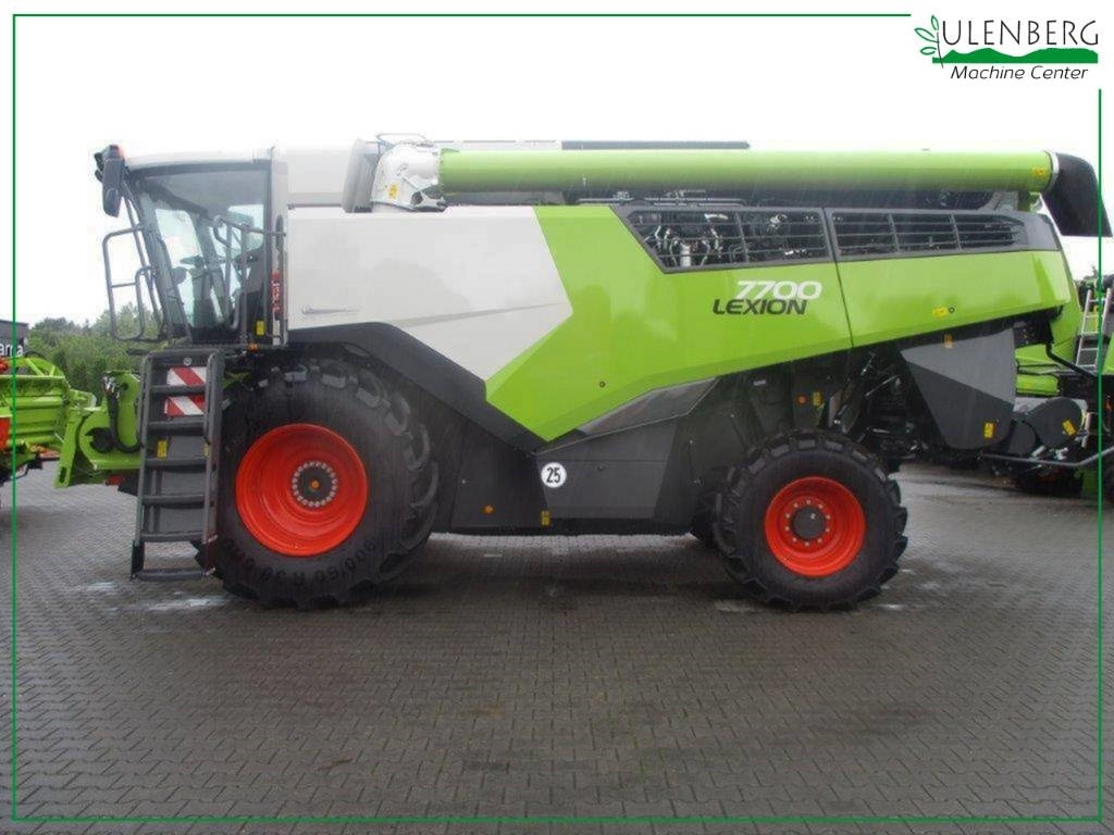 Claas LEXION 7700 - حصادة شاملة: صور 3 Claas LEXION 7700 - حصادة شاملة: صور 3