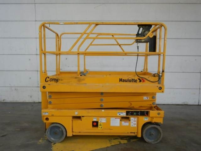 Haulotte Compact 10 - رافعات مقصية: صور 1 Haulotte Compact 10 - رافعات مقصية: صور 1