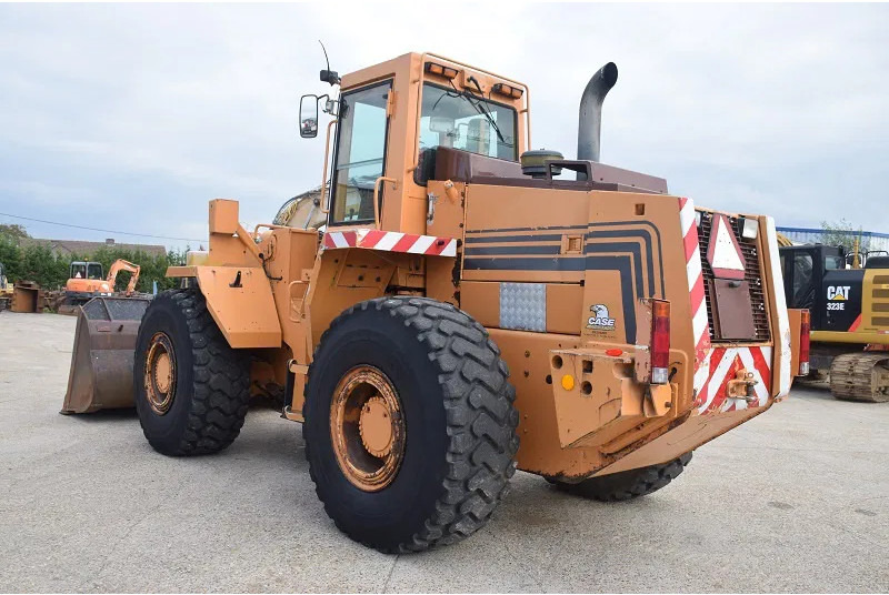 Case 821B - اللودر بعجل: صور 2 Case 821B - اللودر بعجل: صور 2