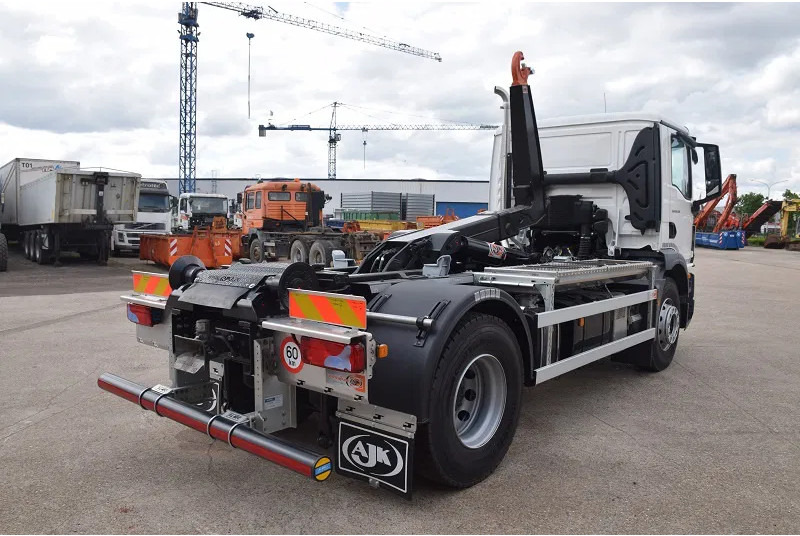 شاحنة ذات الخطاف MAN TGM 18.320: صور 8 شاحنة ذات الخطاف MAN TGM 18.320: صور 8