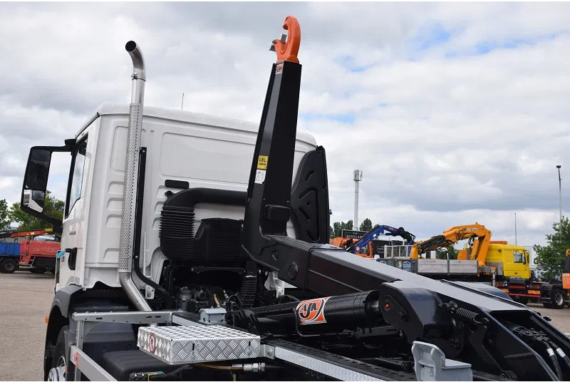 شاحنة ذات الخطاف MAN TGM 18.320: صور 6 شاحنة ذات الخطاف MAN TGM 18.320: صور 6