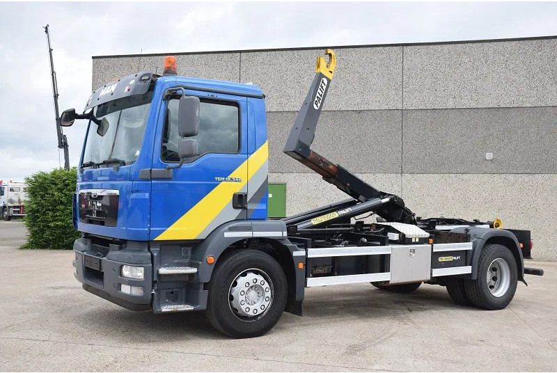 MAN TGM 18.340 - شاحنة ذات الخطاف: صور 4 MAN TGM 18.340 - شاحنة ذات الخطاف: صور 4