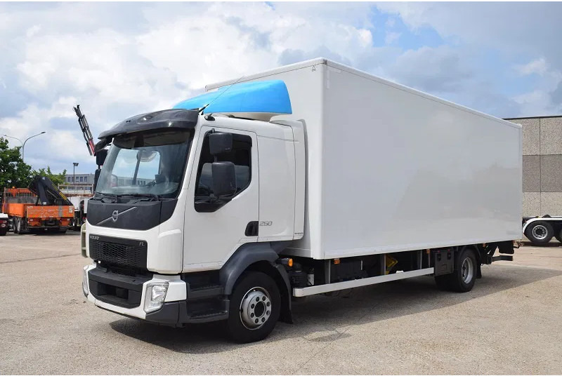 Volvo FL 250 - بصندوق مغلق شاحنة: صور 1 Volvo FL 250 - بصندوق مغلق شاحنة: صور 1