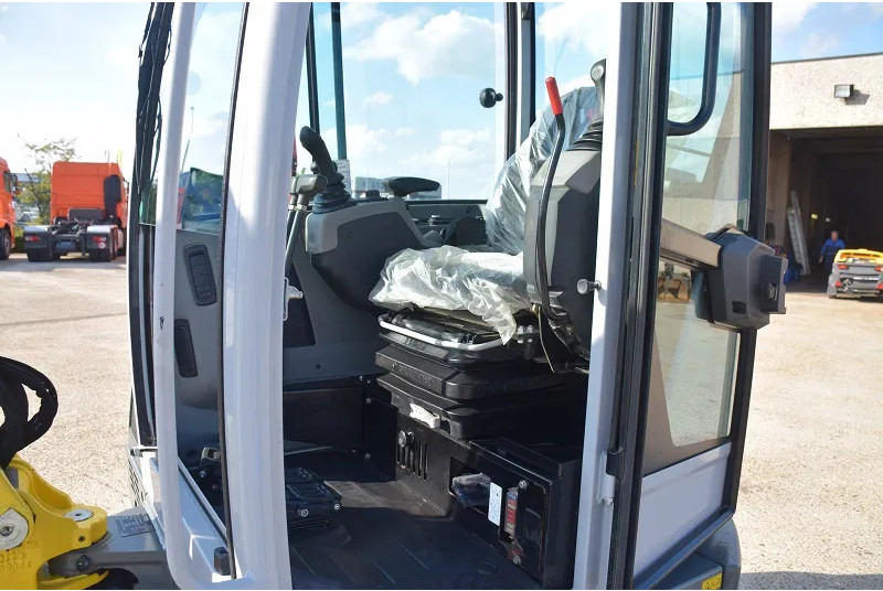 حفارة مصغرة WACKER NEUSON Neuson Wacker 4 TON EZ36 -stock id104: صور 5 حفارة مصغرة WACKER NEUSON Neuson Wacker 4 TON EZ36 -stock id104: صور 5