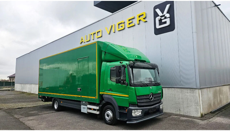 Mercedes-Benz Atego 1018 *L*Achteruitrijcamera*Automaat*Airco*Dhollandia Laadbrug*7149cm - شاحنة: صور 1 Mercedes-Benz Atego 1018 *L*Achteruitrijcamera*Automaat*Airco*Dhollandia Laadbrug*7149cm - شاحنة: صور 1